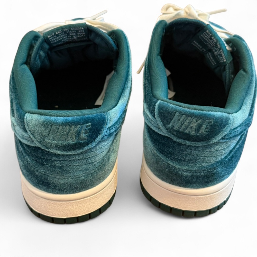 Nike Dunk Low Velvet Sneakers Teal Dark Atomic Women’s 10.5 EXCELLENT - Picture 4 of 9